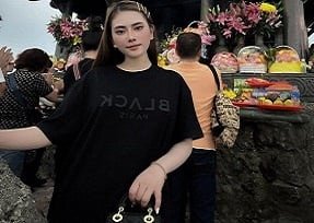 Горячая сцена танцовщица Нху Квинх