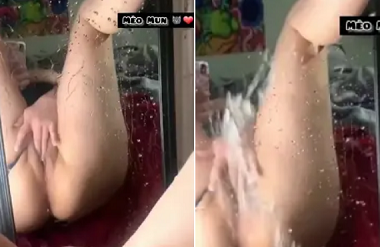 Я мастурбирую воду киски